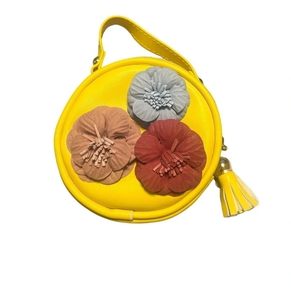 CROSSBODY bag with goldstone chain. Yellow